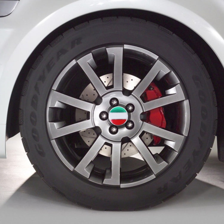 Car wheel rim with metal Italy flag hub center cover badge in green, white, red