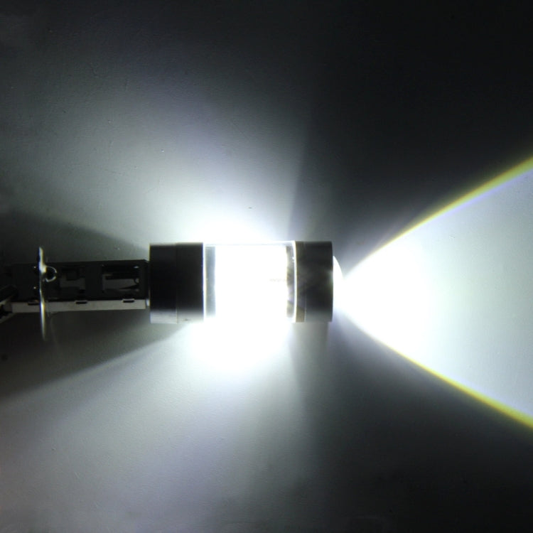 White LED light beam from H1 car fog light bulb