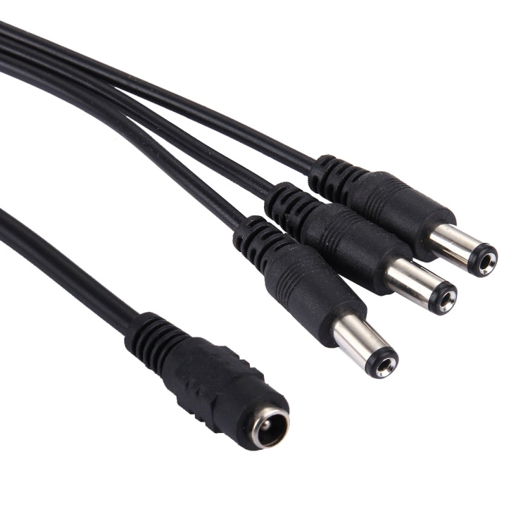 Three 5.5x2.1mm DC male barrel connectors on black cable, metal tips
