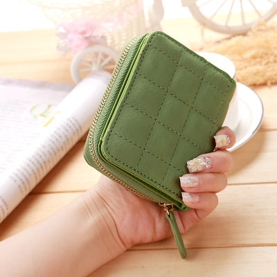 Green quilted mini coin purse with zipper, short rectangular wallet