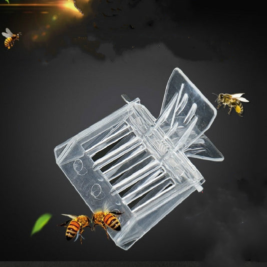 2 PCS Plastic Book Clip Type Bee King Cage Beekeeping Tool
