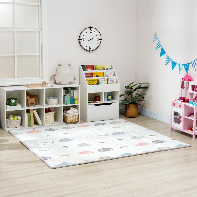 Light alphabet and cloud baby play mat with reversible, colorful animal design