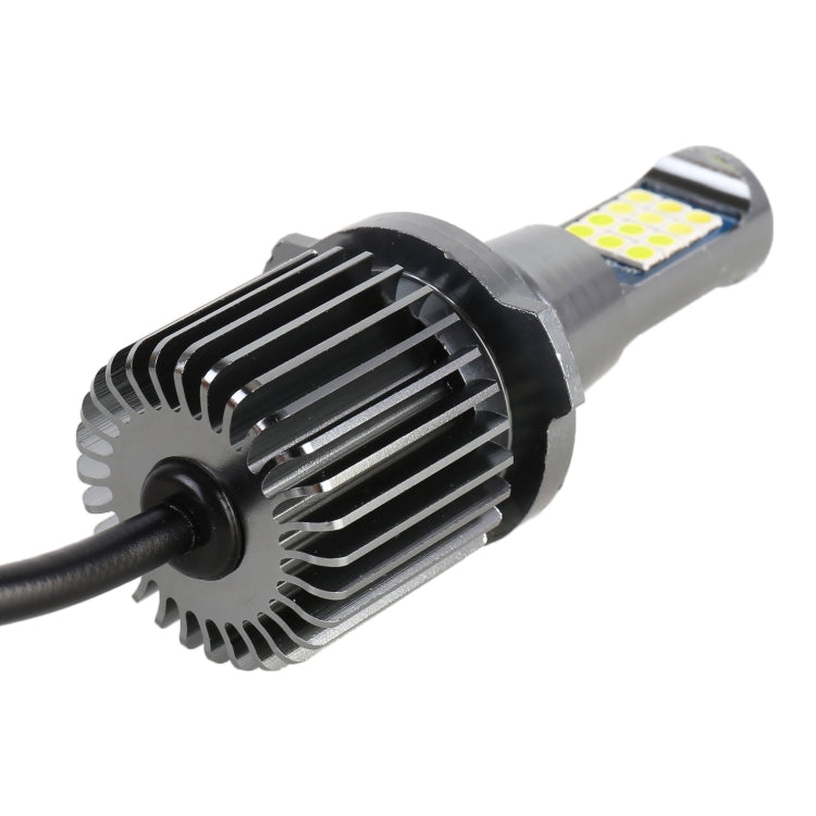 Car LED fog light bulb with finned heat-sink and chrome LED housing on black cable