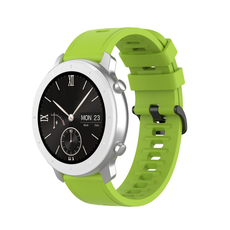 Silicone smartwatch replacement strap with adjustable buckle, light green, 20/22mm