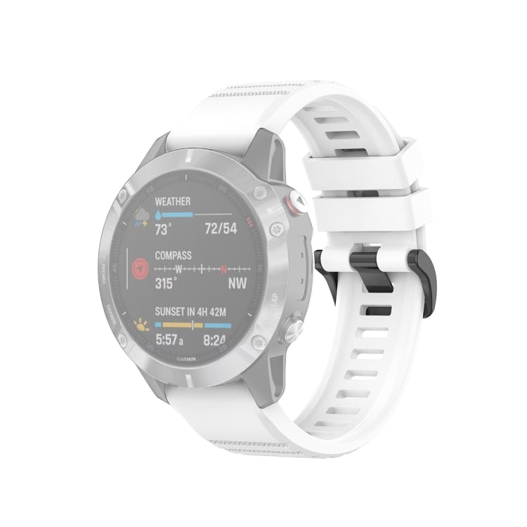 22mm white quick-release wrist strap with plastic buckle, textured rubber band