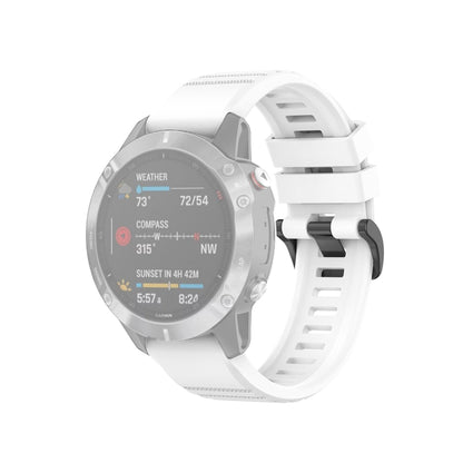 22mm white quick-release wrist strap with plastic buckle, textured rubber band