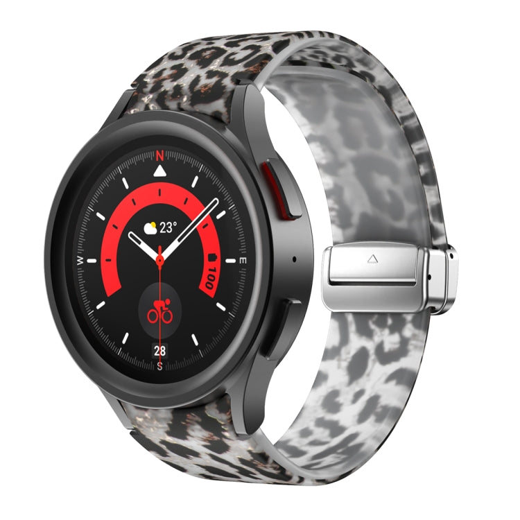 Printed silicone watch band with leopard pattern and magnetic clasp, for smartwatch use
