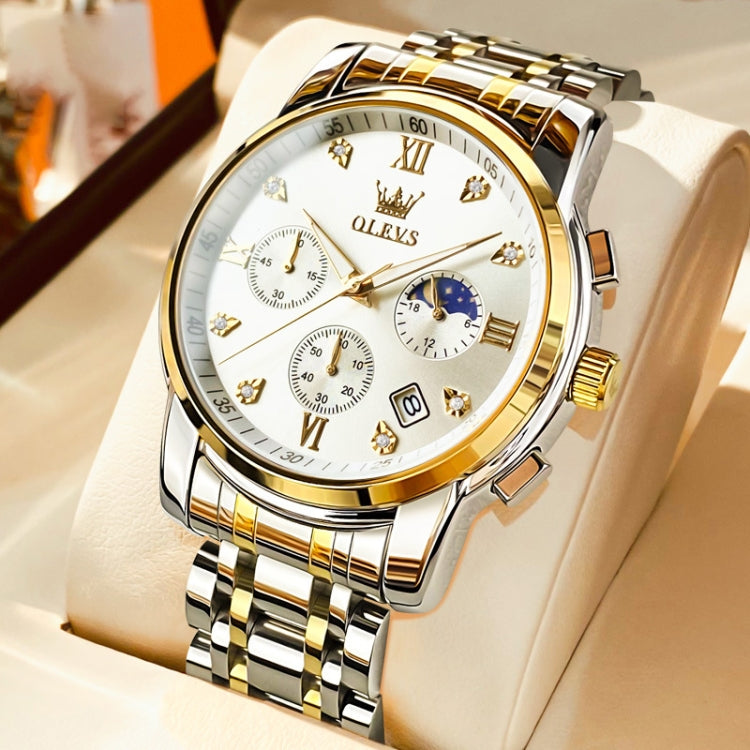 Men's multifunction quartz wristwatch with white dial and gold-accented metal bracelet
