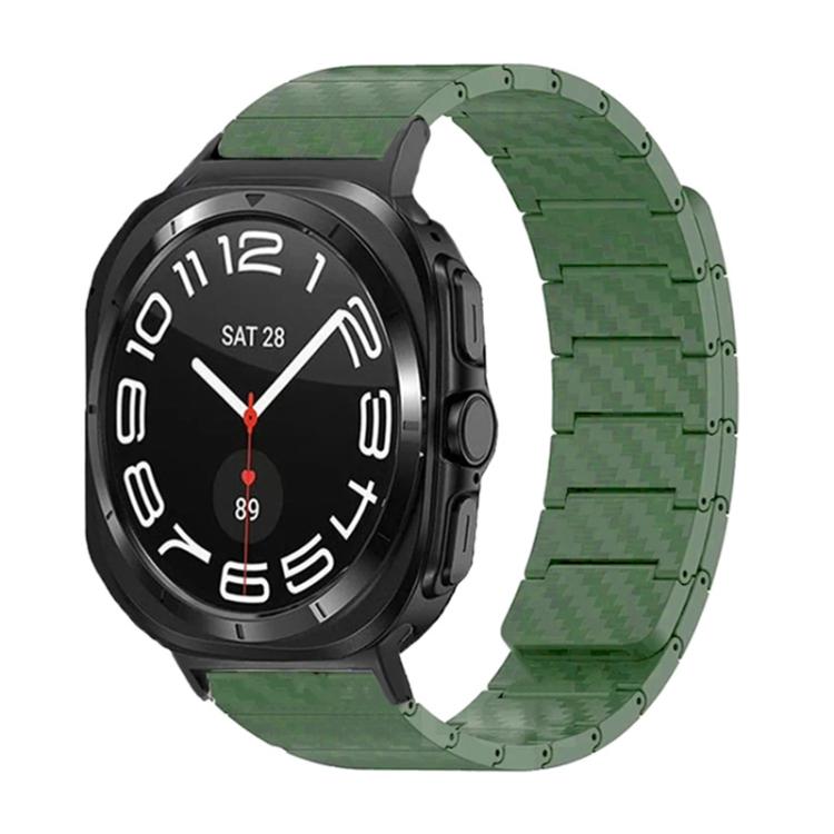 Green magnetic watch band with a carbon-fiber pattern and segmented links