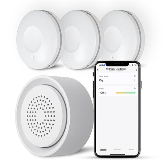 WiFi smart water leak alarm kit: three white round alarms and phone app status screen