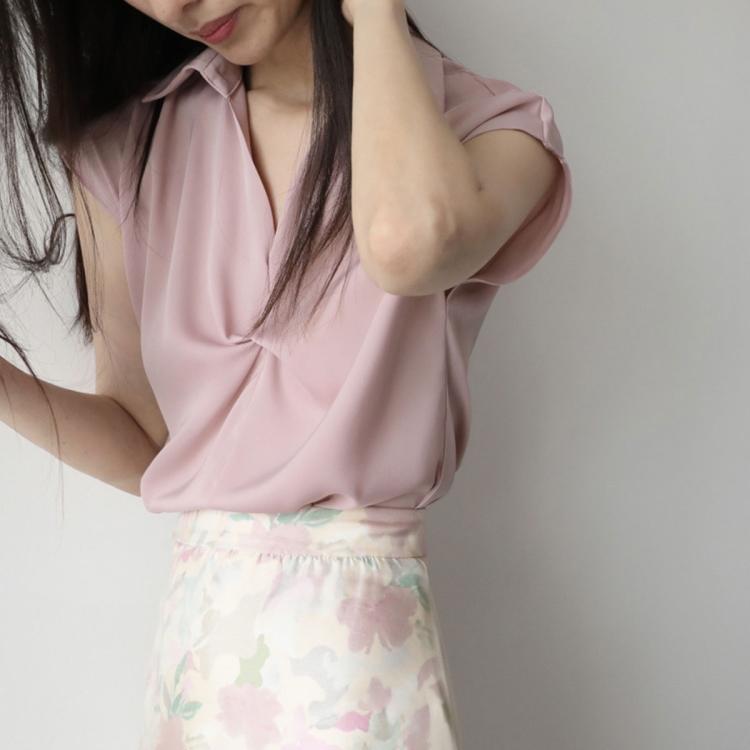 Women’s twist V-neck cap sleeve blouse, light pink with subtle front twist design