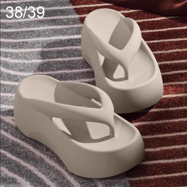 Thick-soled EVA flip-flops in white, size 38/39, open-toe slide sandals
