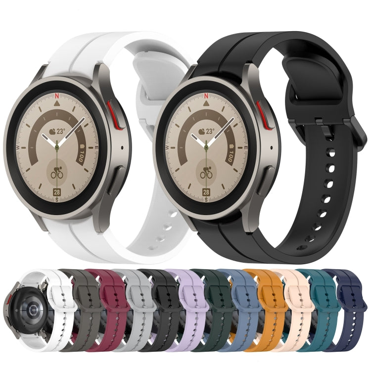 Grooved silicone watch band set with buckle, assorted colors