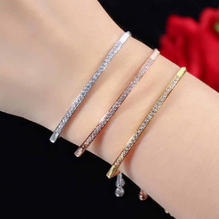 Adjustable silver zircon single-row curved bracelet on wrist