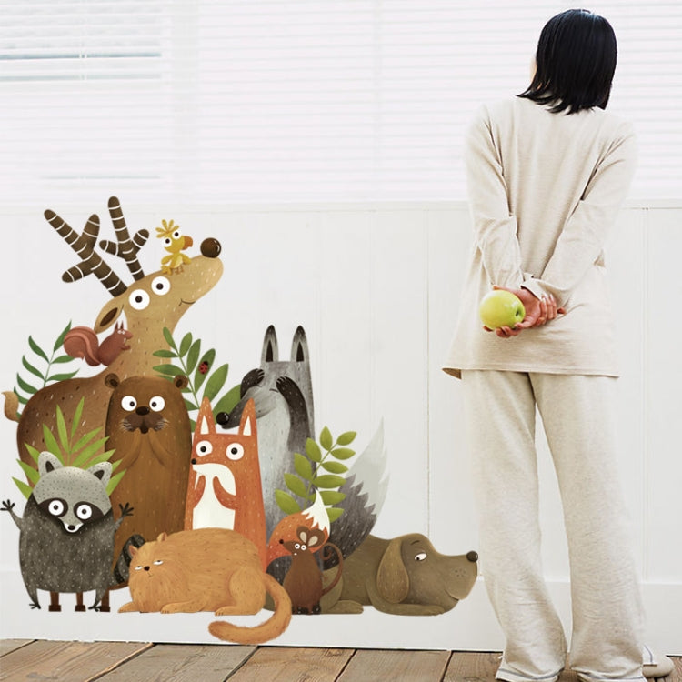 Cartoon woodland animal wall sticker set featuring giraffe, fox, raccoon, and bear