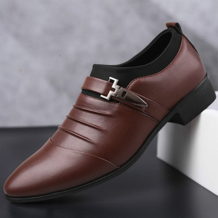 Men's dress shoes in brown PU leather, pointed toe, side strap with metal buckle