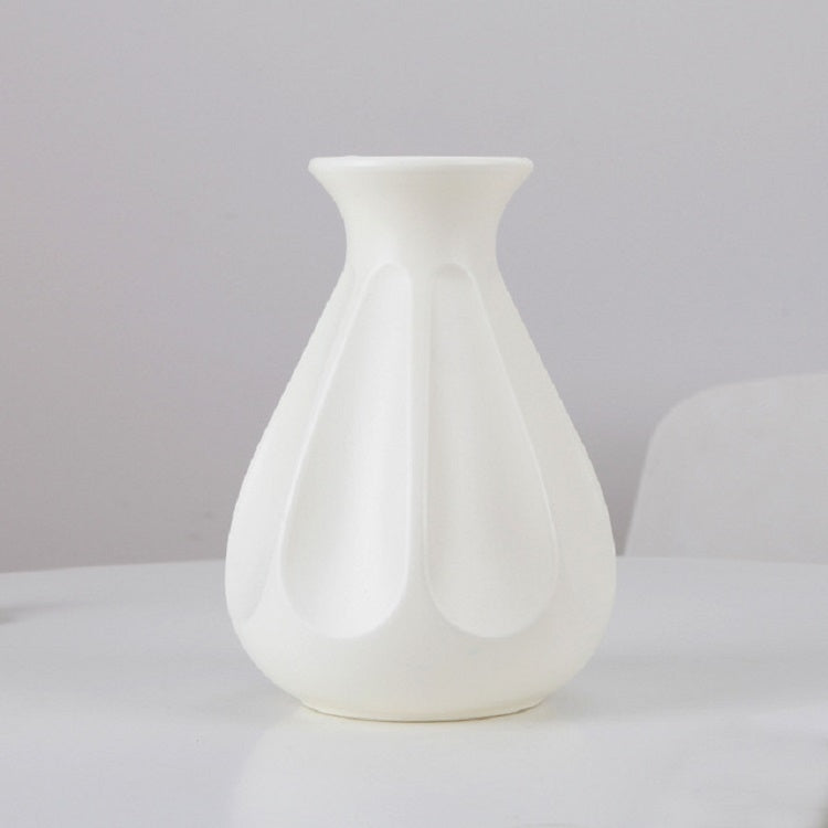 Milk white plastic vase with fluted teardrop shape, 14 x 20 cm