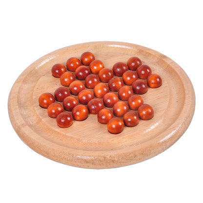 Round wooden independent chessboard with red-orange wooden pieces