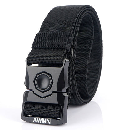 Black woven men’s elastic buckle belt with textured strap and metal snap buckle