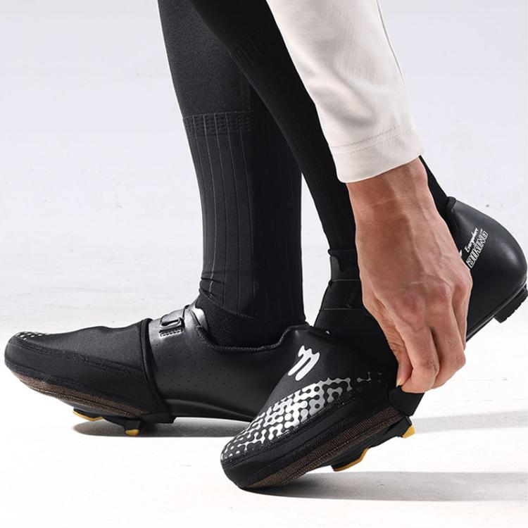 WEST BIKING half-length cycling shoe covers on shoes, black with reflective stripe