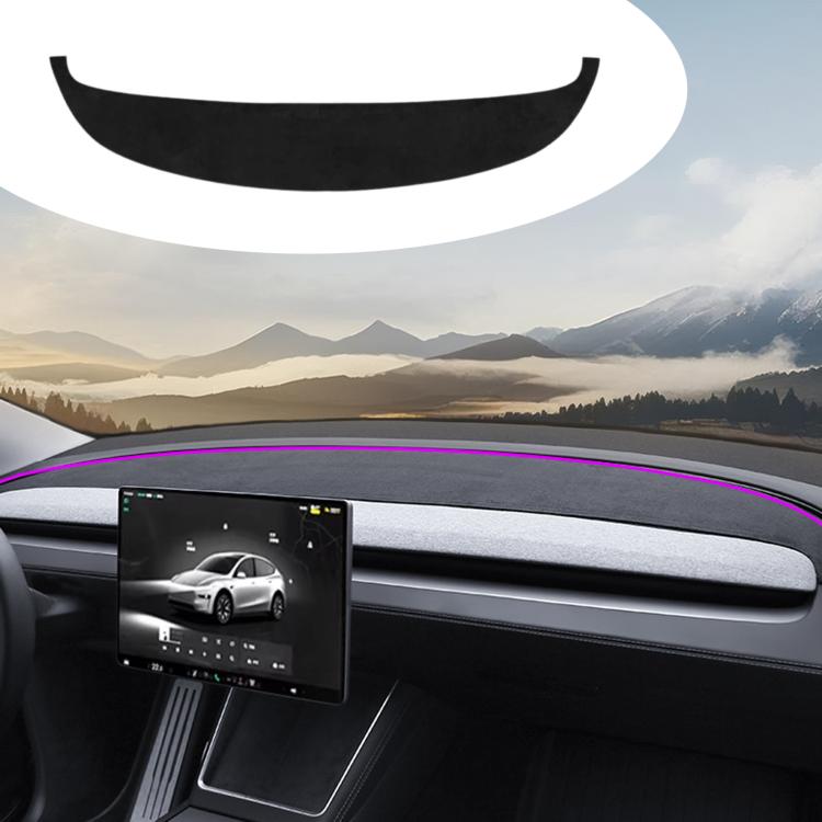 Dashboard sunshade mat in light gray suede with purple edge trim