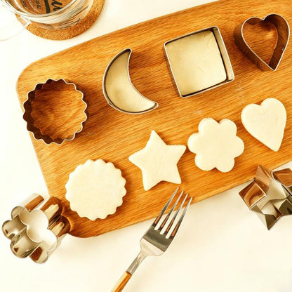 Stainless Steel Cookie Mold Star Moon-Shaped Cookie Cutters, LsCook 6-Piece Set