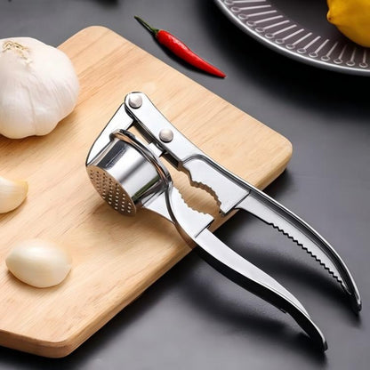 Manual aluminum alloy garlic press with pull lever and ridged crushing plate