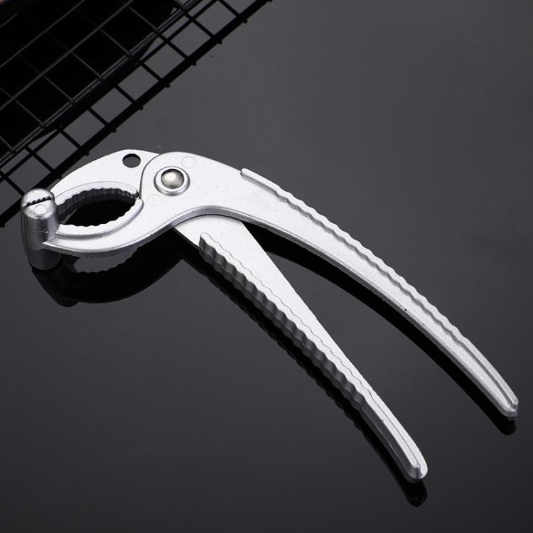 Curved aluminum tong tray lifter with serrated grip handles and locking hinge
