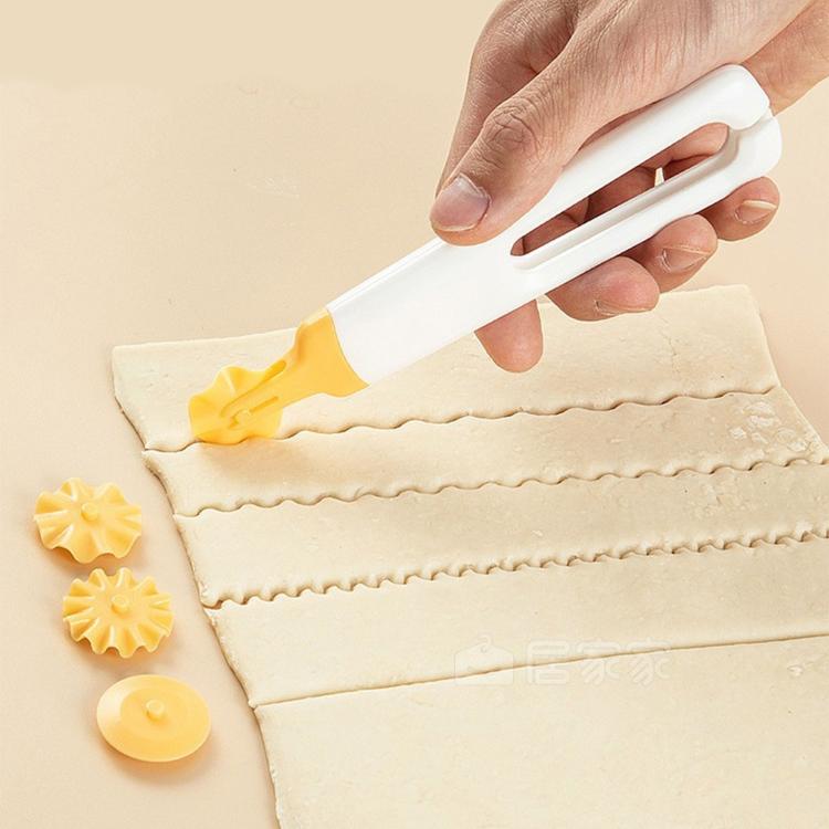 LsCook 4 In 1 Decorative Roller Cutter Set Baking and Cake Cutter