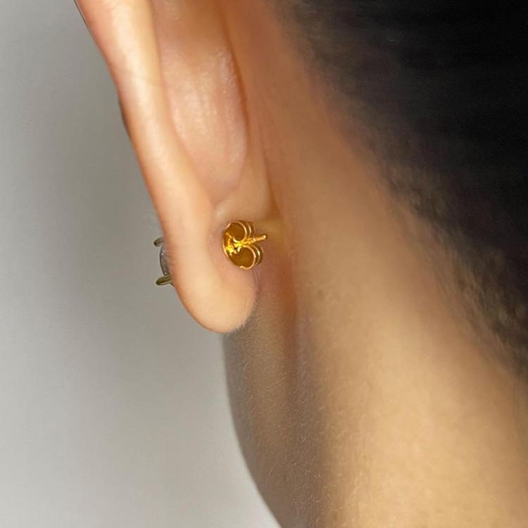 400 PCS/Box Earring Posts and Backs Kit 200 Pcs 4-Size Flat Pad Earring Studs 4-8mm & 200 Pcs Butterfly Backs