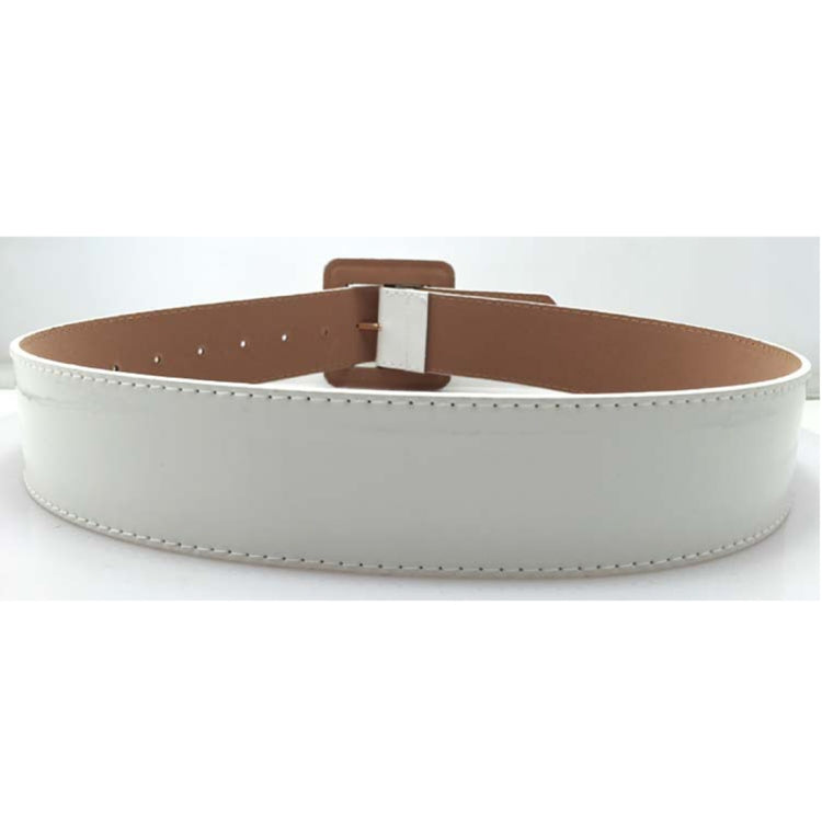 Glossy wide belt in white with square brown buckle and punched hole row