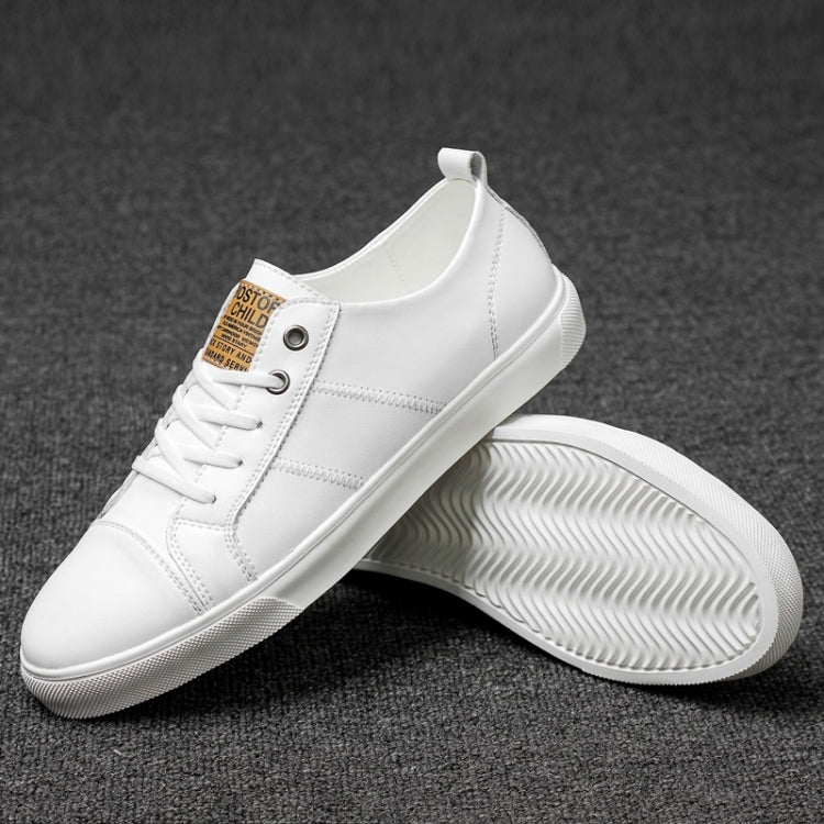 Men's white lace-up casual sneakers with leather-look upper and stitched side panels
